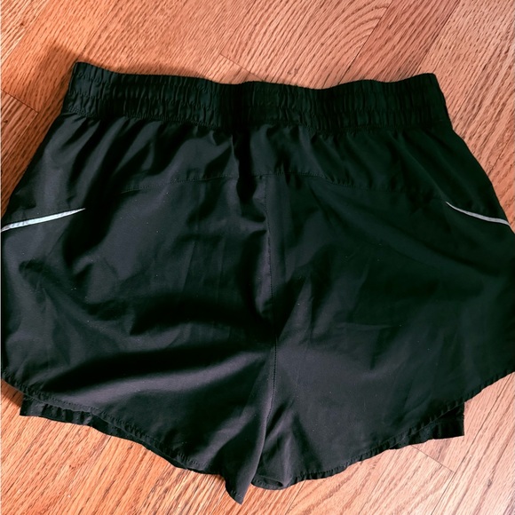 Fabletics  Black Women's Running Athletic Shorts- No size tag, see measurements - Picture 2 of 6
